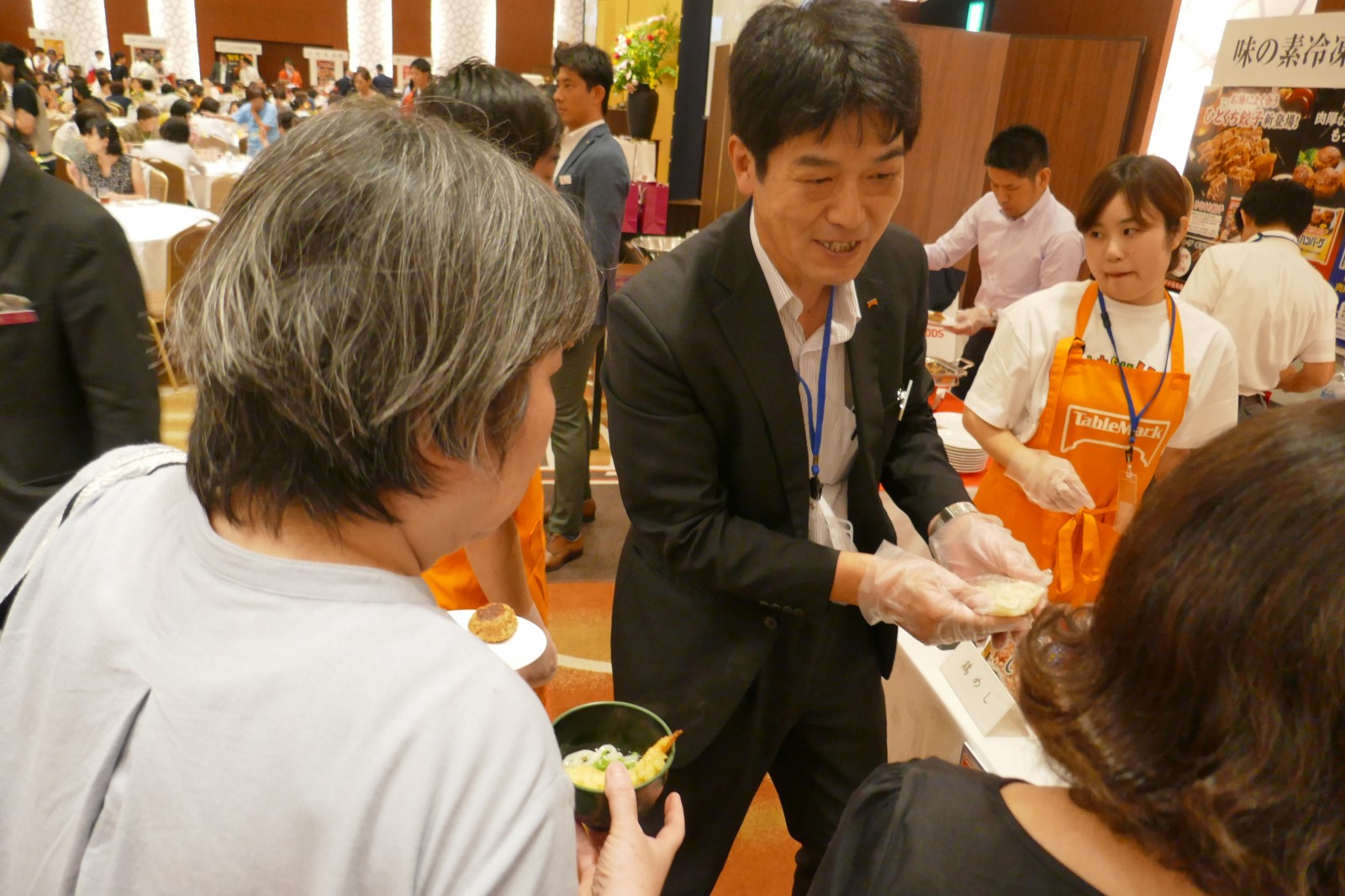 冷凍食品で和む、令和の旭食品「冷凍食品新商品試食会」大阪会場に250人