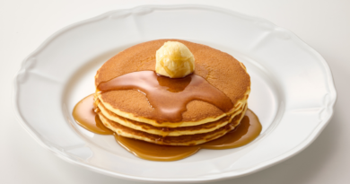 ロイヤルホストの「パンケーキ」（3枚入、シロップ付き）が初の冷凍食品として発売